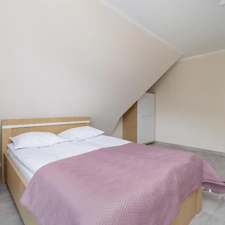 Salwatorianska Mountain View By Renters *